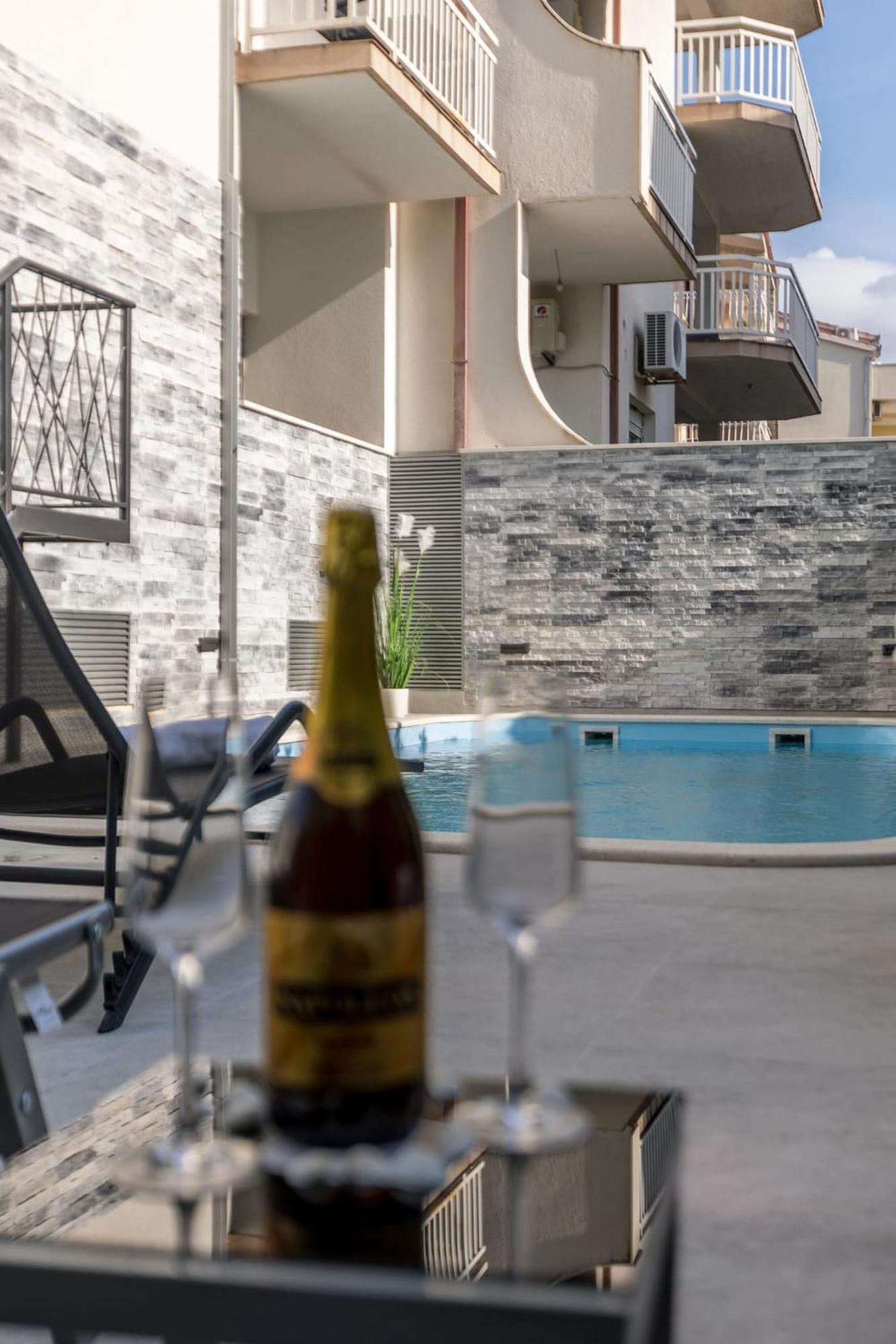 Holiday Apartments Stobrec 2 Split Buitenkant foto