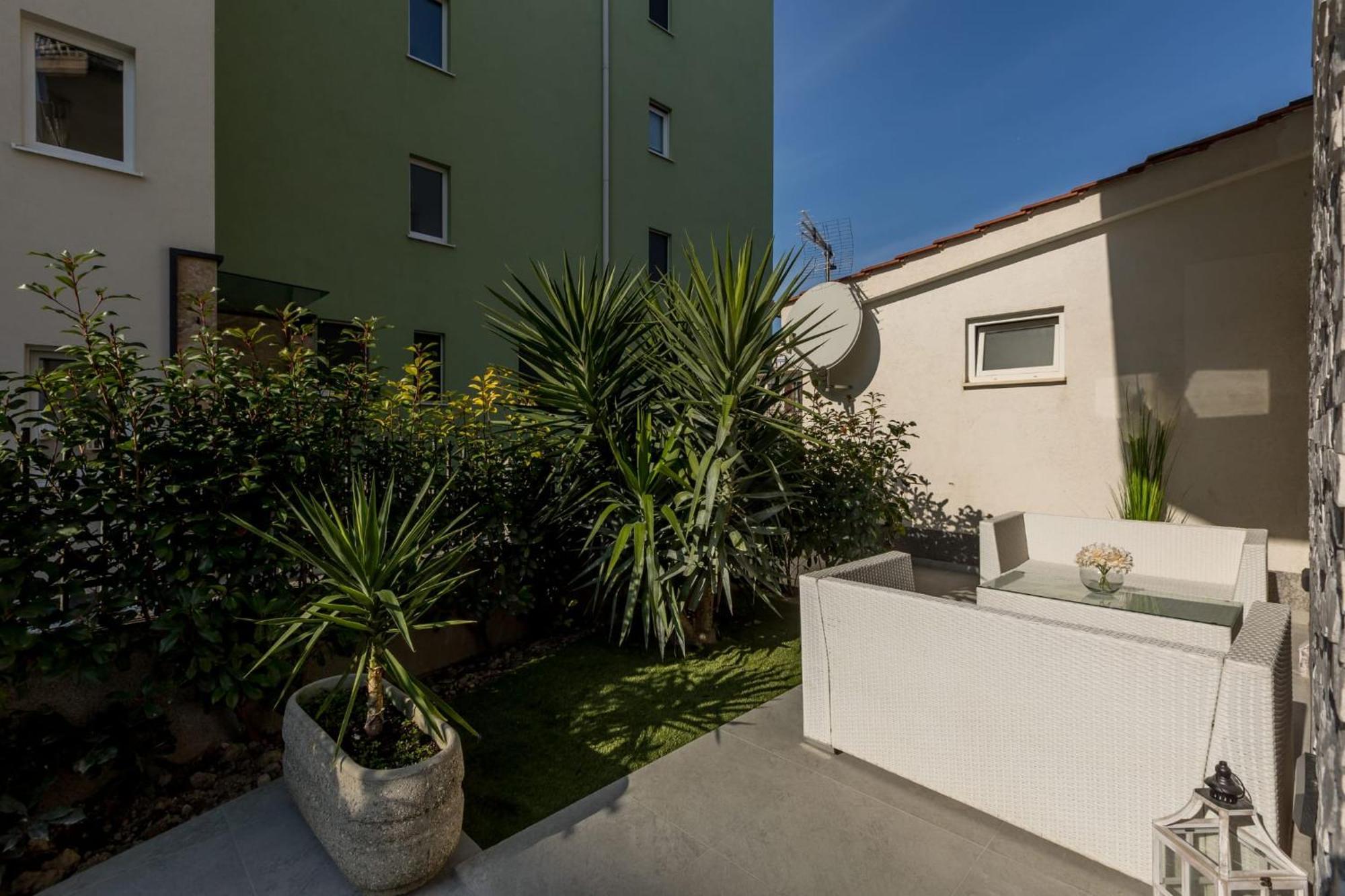 Holiday Apartments Stobrec 2 Split Buitenkant foto